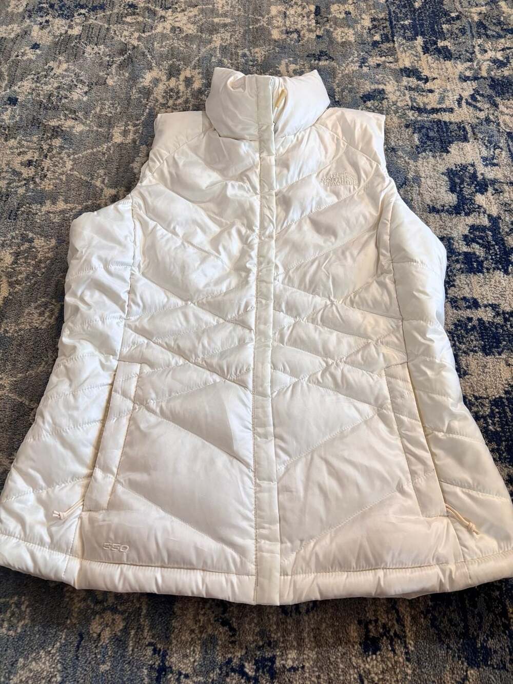 The North Face Women's White 550 Goose Down Quilted Puffer Vest Size M
